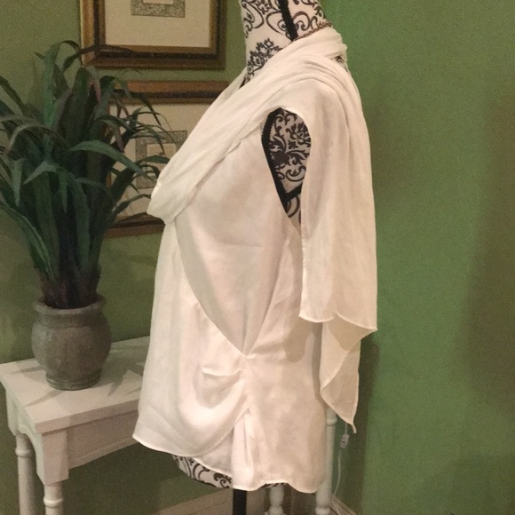 Layered halter top - Picture 3 of 6